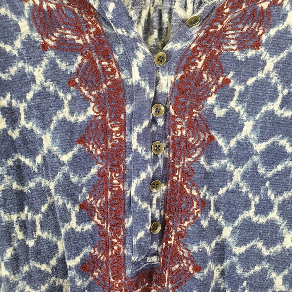 Lucky Brand Embroidered Blouse Top Cotton Red White & Blue Size LARGE - Picture 4 of 5